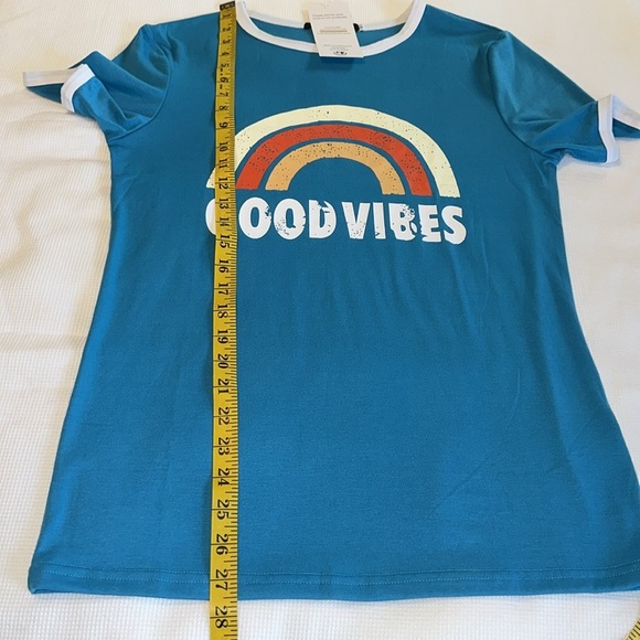 Yexipo Woman’s Graphic Tee Shorts Sleeves Good Vibes size Small Blue - Picture 10 of 12